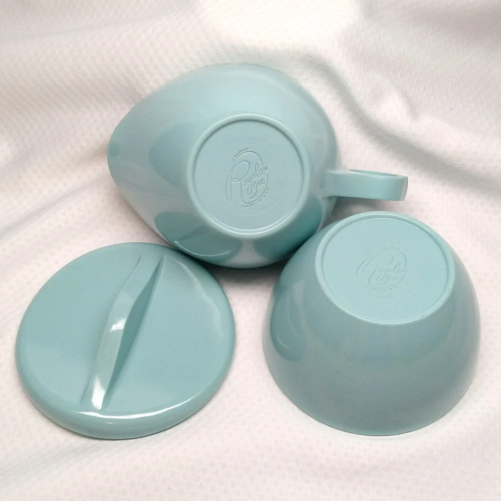 Vintage Royalon Melmac Light Blue Creamer & Sugar Bowl with Lid Set 411-1 414-1